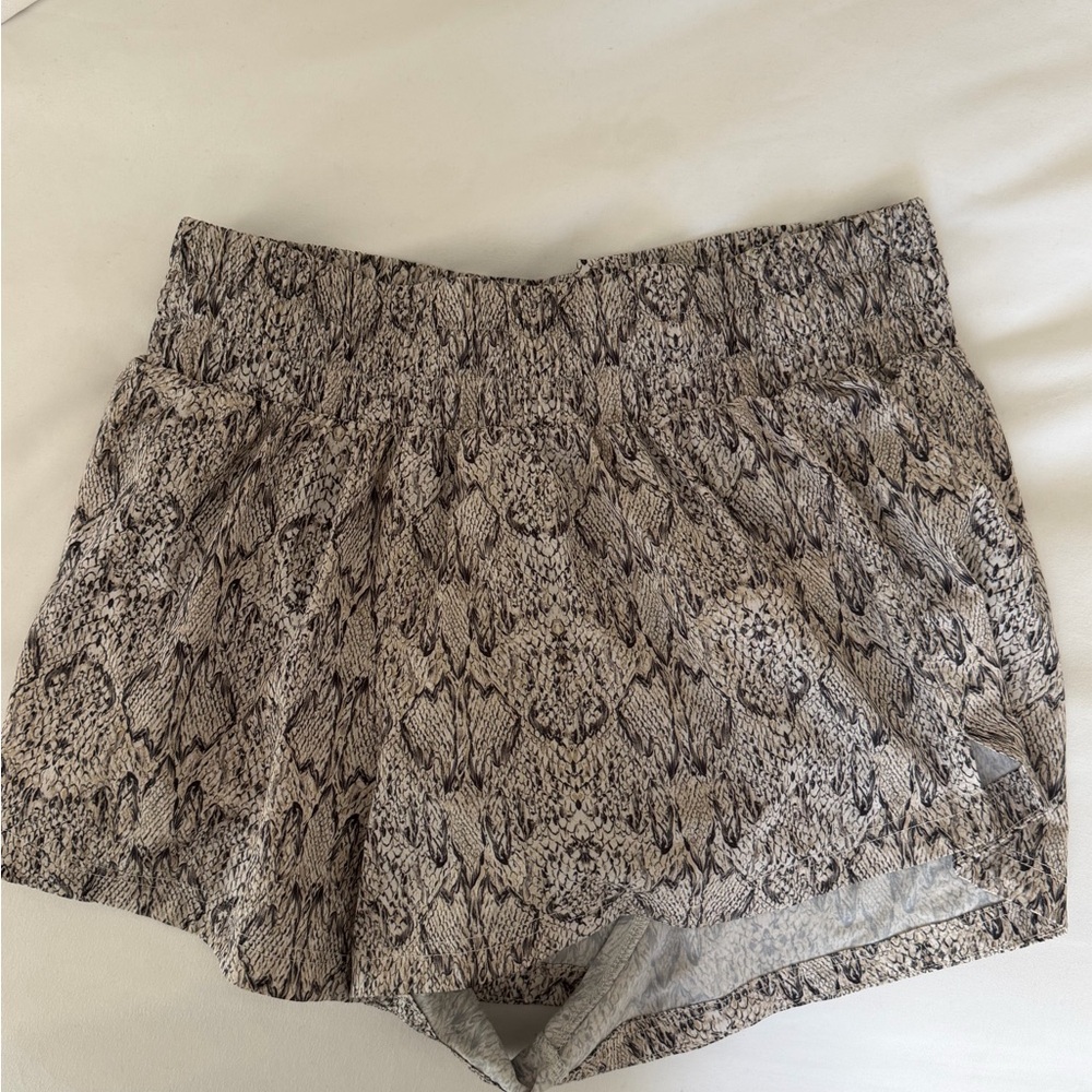 Varley Monochrome Patterned Activewear